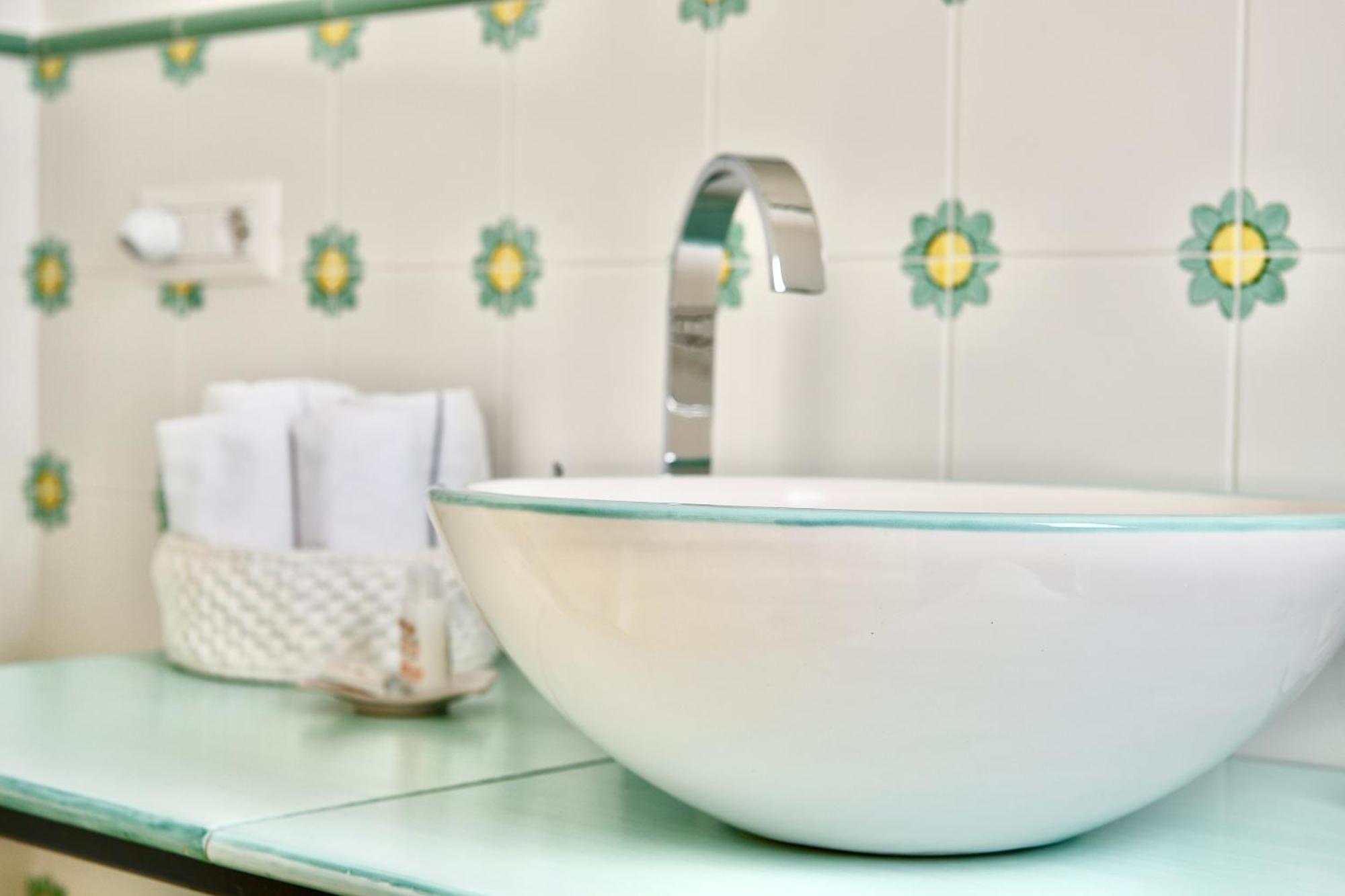 Smeraldo Holiday House كونكا دي ماريني الغرفة الصورة