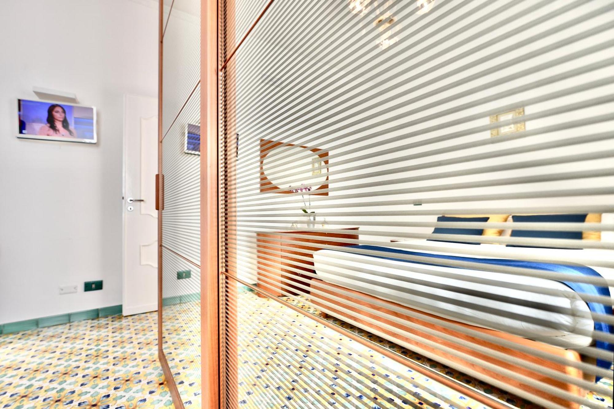 Smeraldo Holiday House كونكا دي ماريني الغرفة الصورة